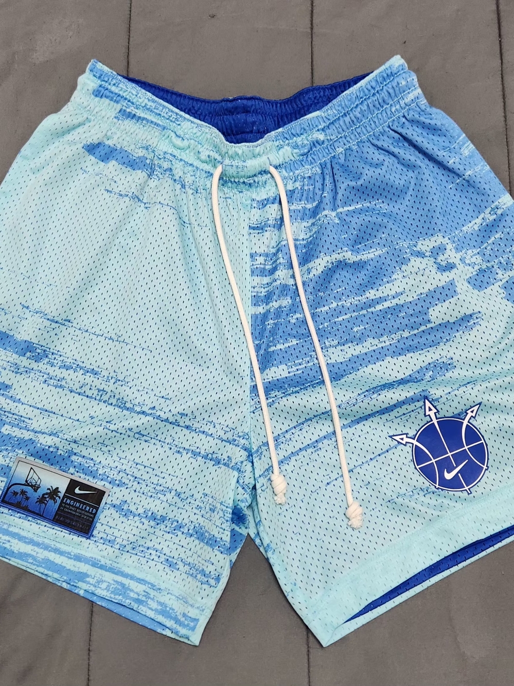 Nike Men’s Blue Gradient Basketball Mesh Shorts